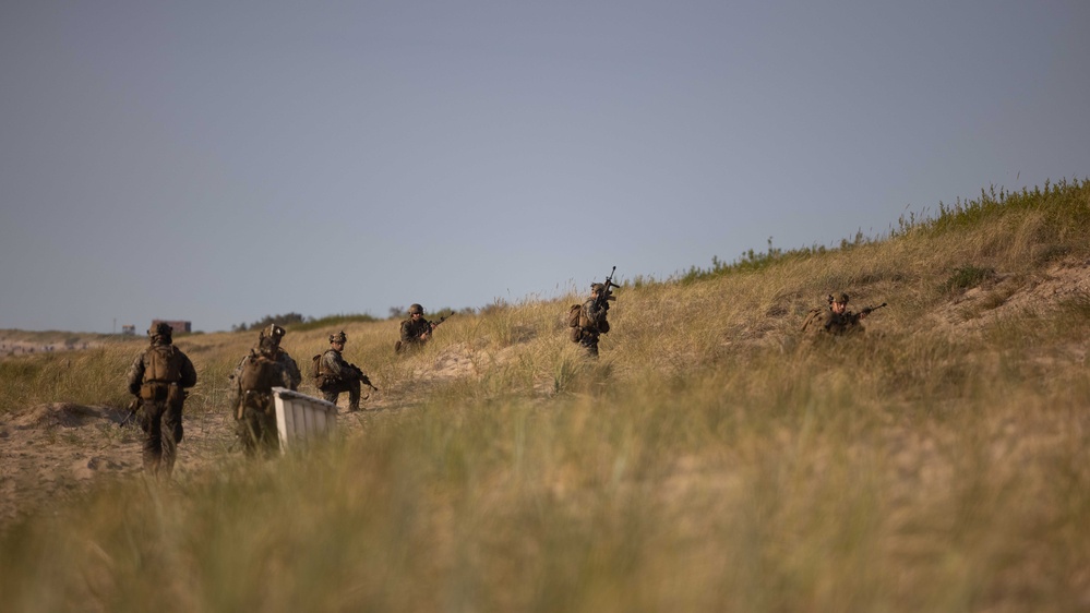 2/6 Golf Company Conducts Amphibious Raids