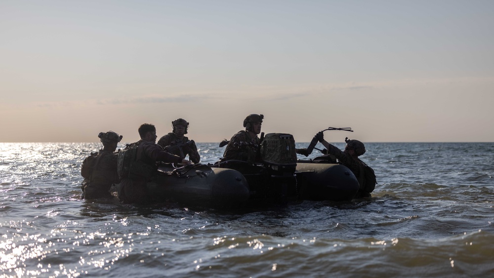 2/6 Golf Company Conducts Amphibious Raids