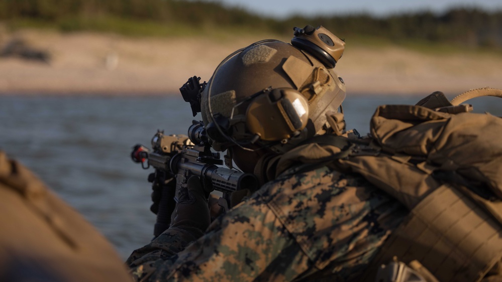 2/6 Golf Company Conducts Amphibious Raids