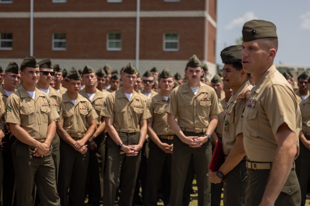 2/8 Marine Awarded NAM for Saving Lives After Vehicle Collision