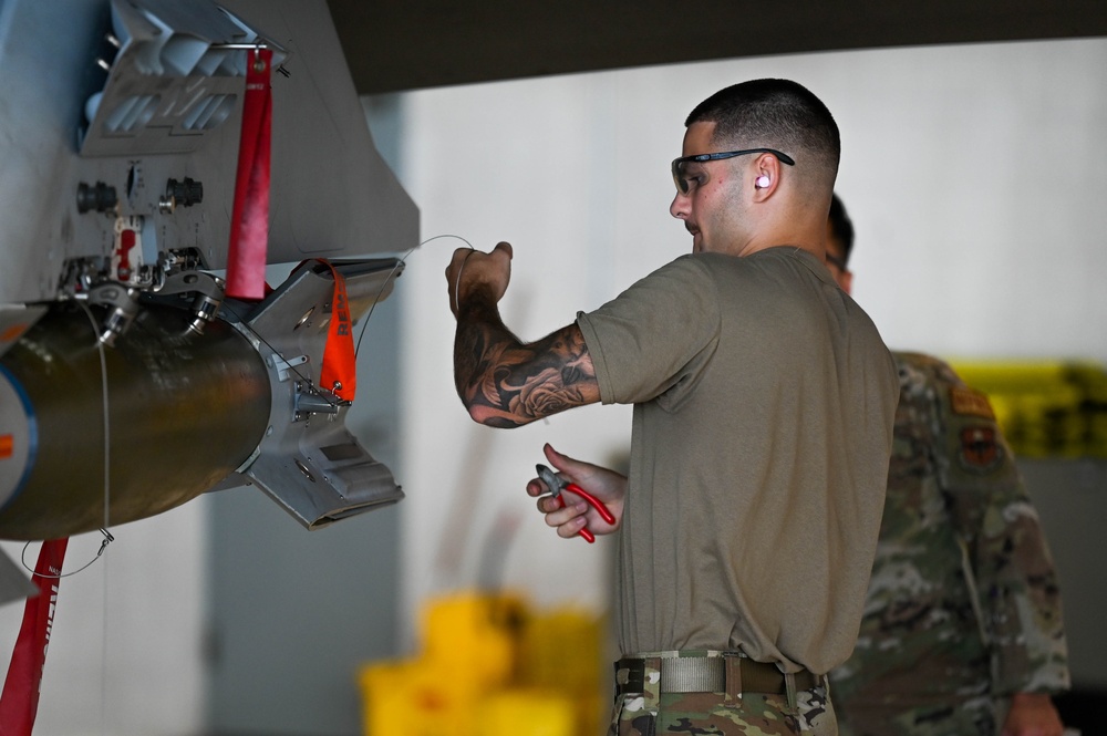 58th Aircraft Maintenance Unit wins second quarter load competition