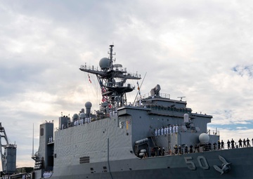 USS Carter Hall departs on deployment with Bataan ARG