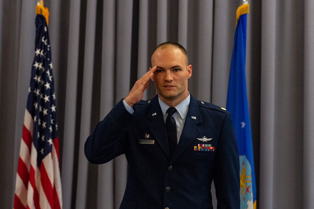Hennessey assumes command of 436th CS