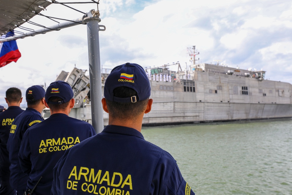 USNS BURLINGTON ARRIVES IN CARTAGENA