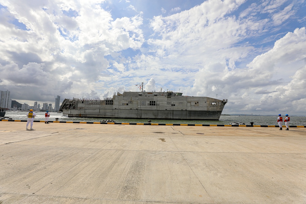 USNS BURLINGTON ARRIVES IN CARTAGENA