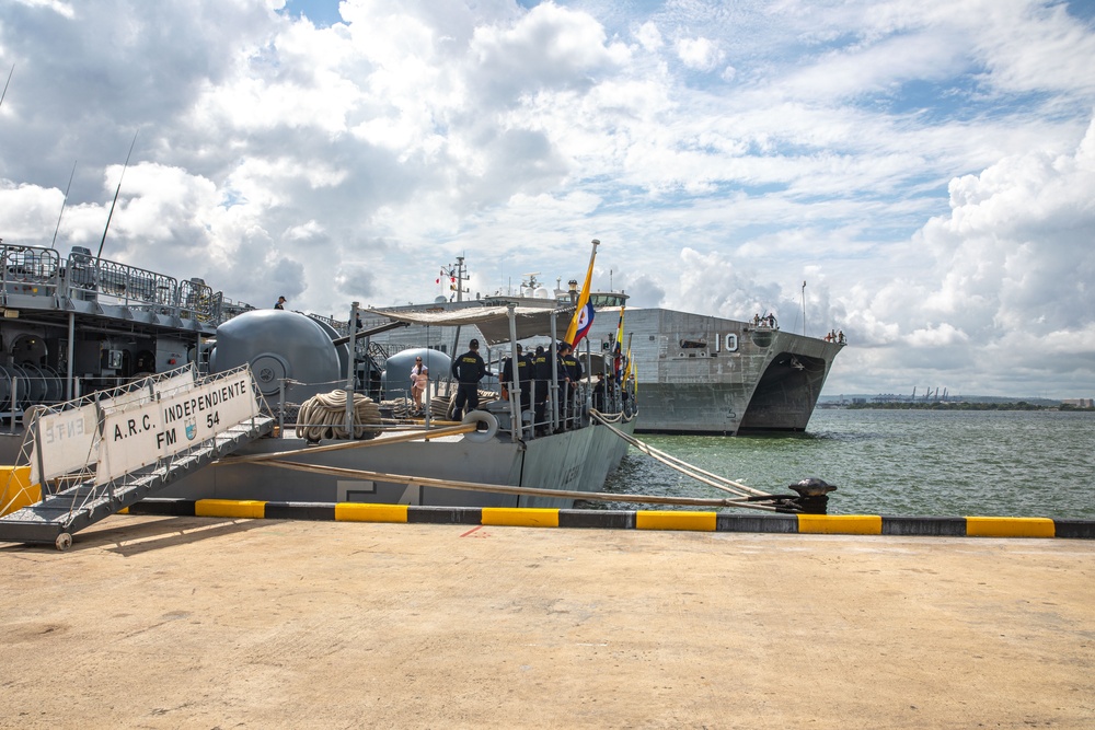 USNS BURLINGTON ARRIVES IN CARTAGENA