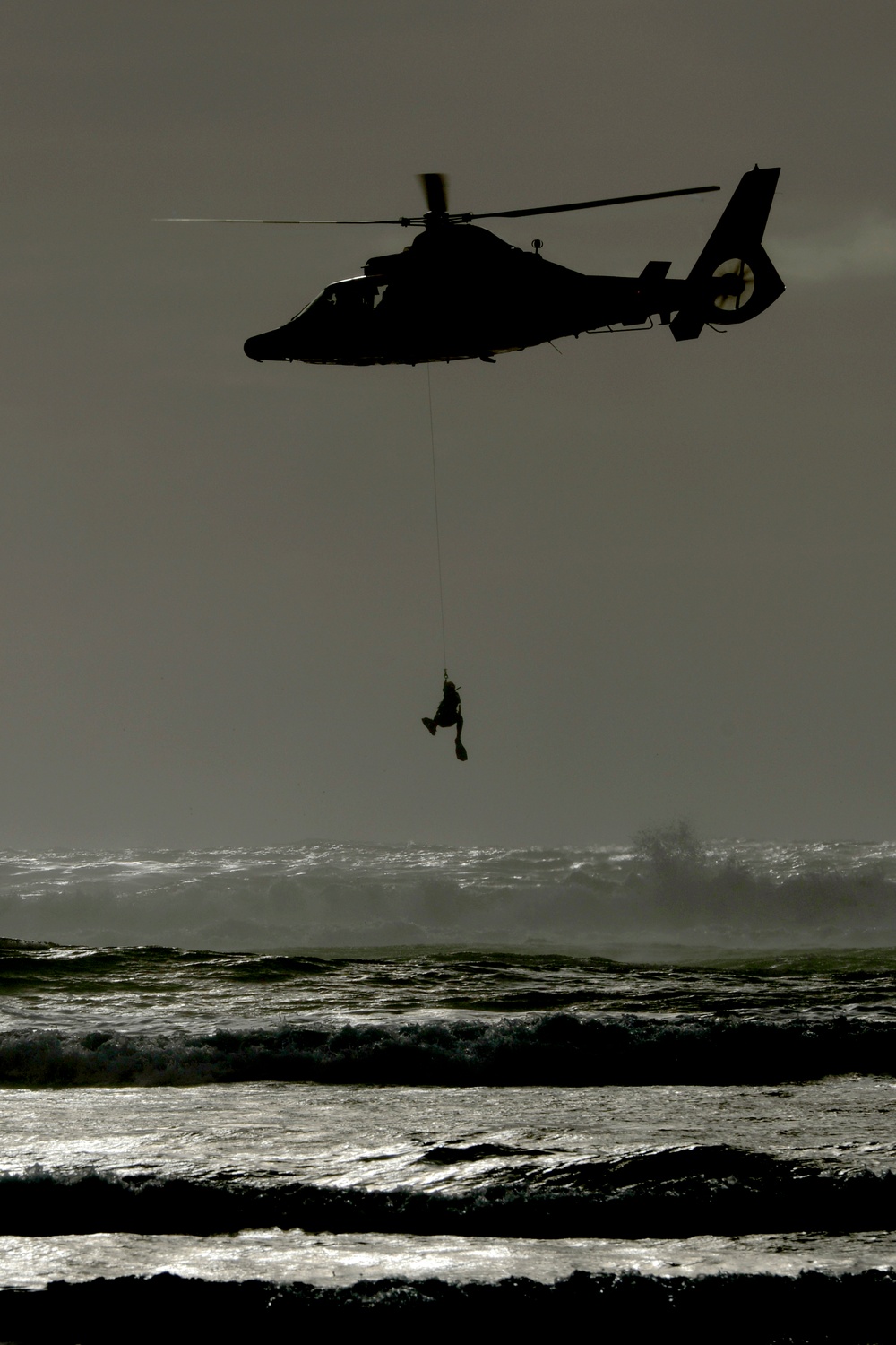 Advanced Helicopter Rescue School conducts training in &quot;Graveyard of the Pacific&quot;