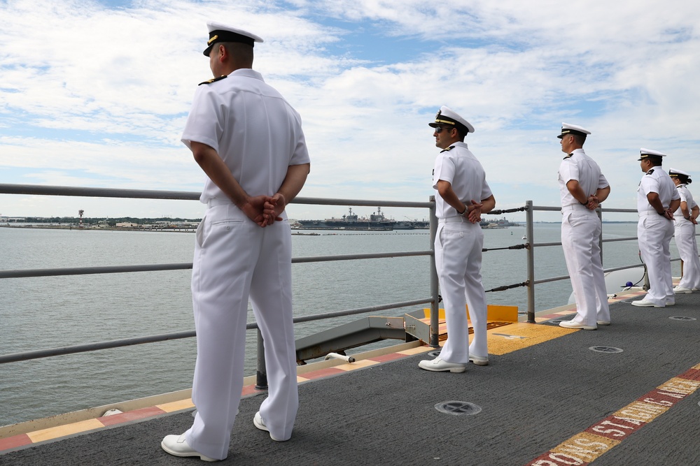 Bataan Sailors heave in mooring lines