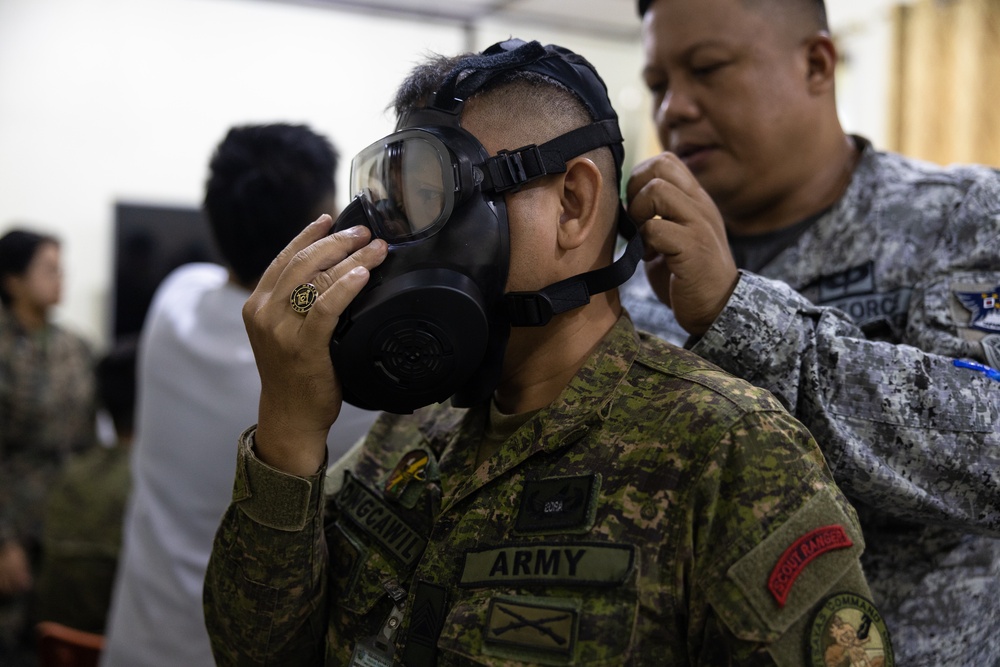 Filipino American U.S. Marine Works alongside Filipino Soldiers during her first time back to Philippines