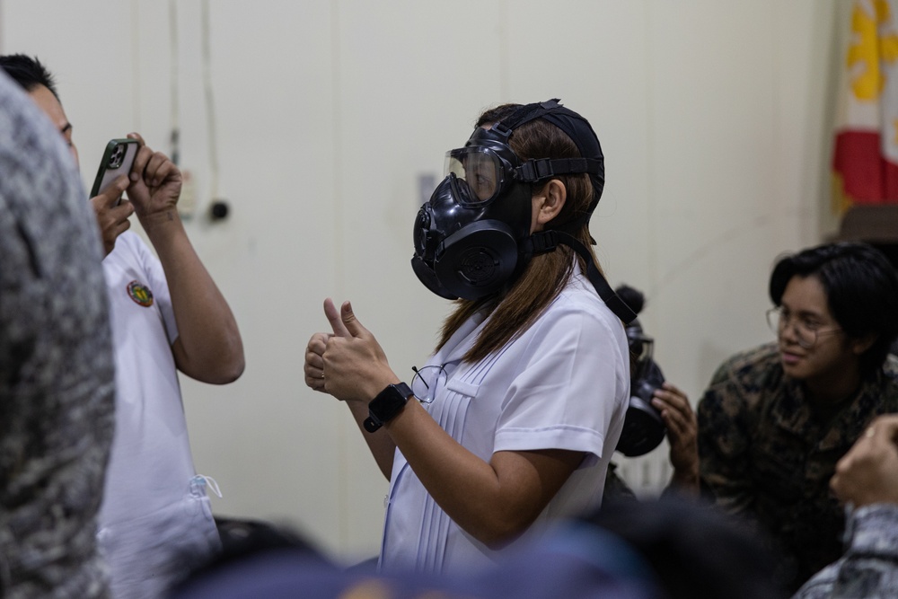 Filipino American U.S. Marine Works alongside Filipino Soldiers during her first time back to Philippines