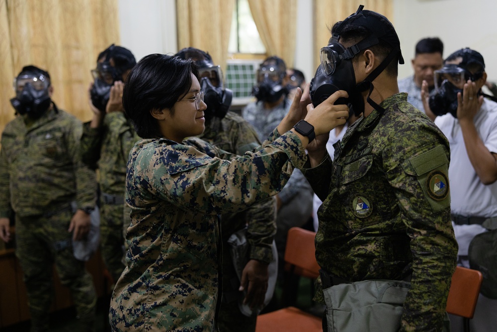 Filipino American U.S. Marine Works alongside Filipino Soldiers during her first time back to Philippines