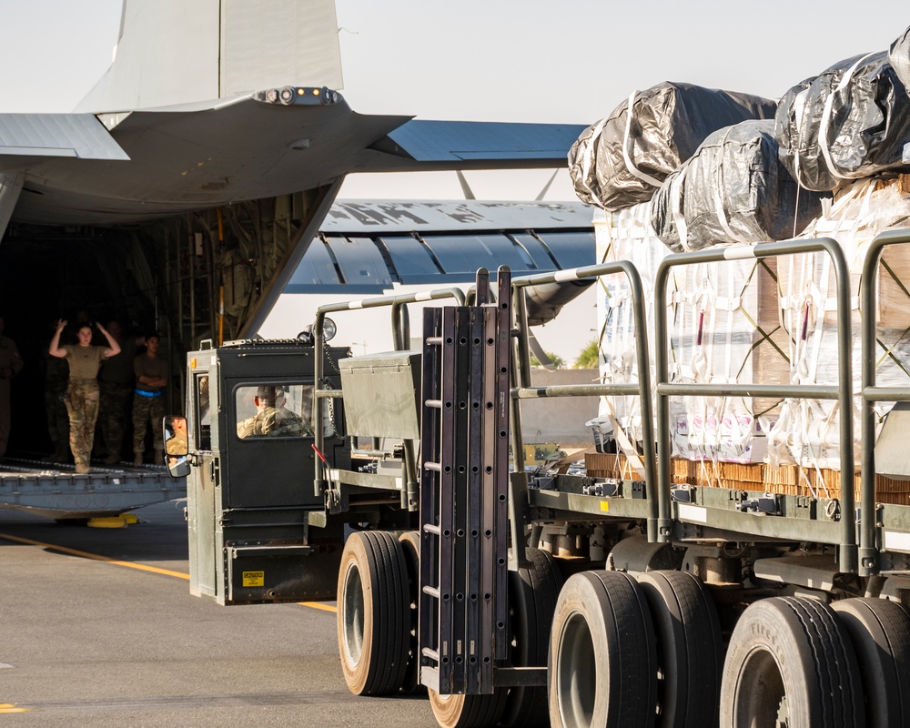 40th EAS teams with 165th Quartermaster Company Parachute Riggers