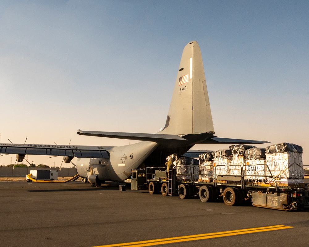 40th EAS teams with 165th Quartermaster Company Parachute Riggers