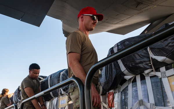 40th EAS teams with 165th Quartermaster Company Parachute Riggers