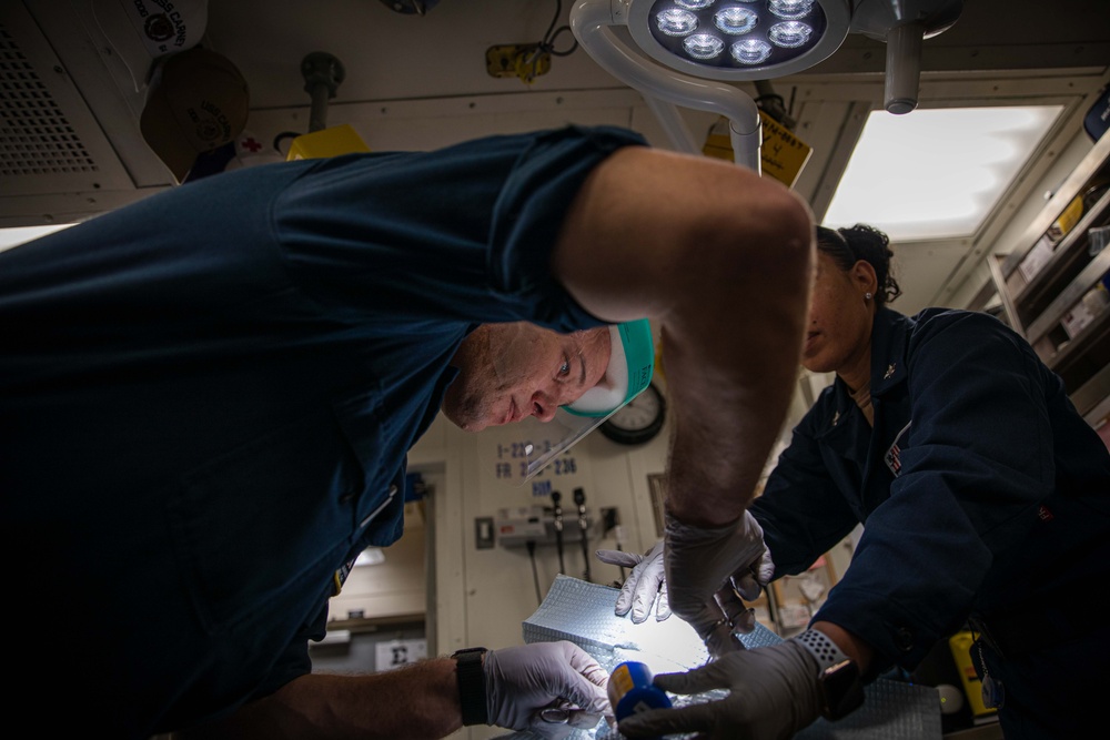 USS Carney (DDG 64) Conducts Medical Ops During COMPTUEX