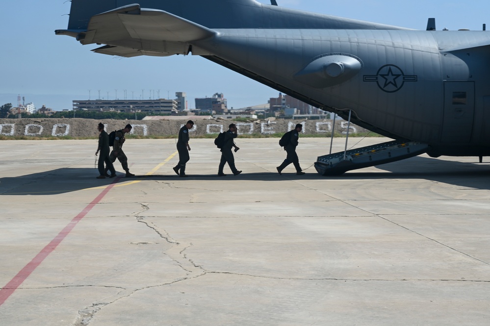 Reserve pilots fly to El Pato Air Base, Peru, to prep for refuel training