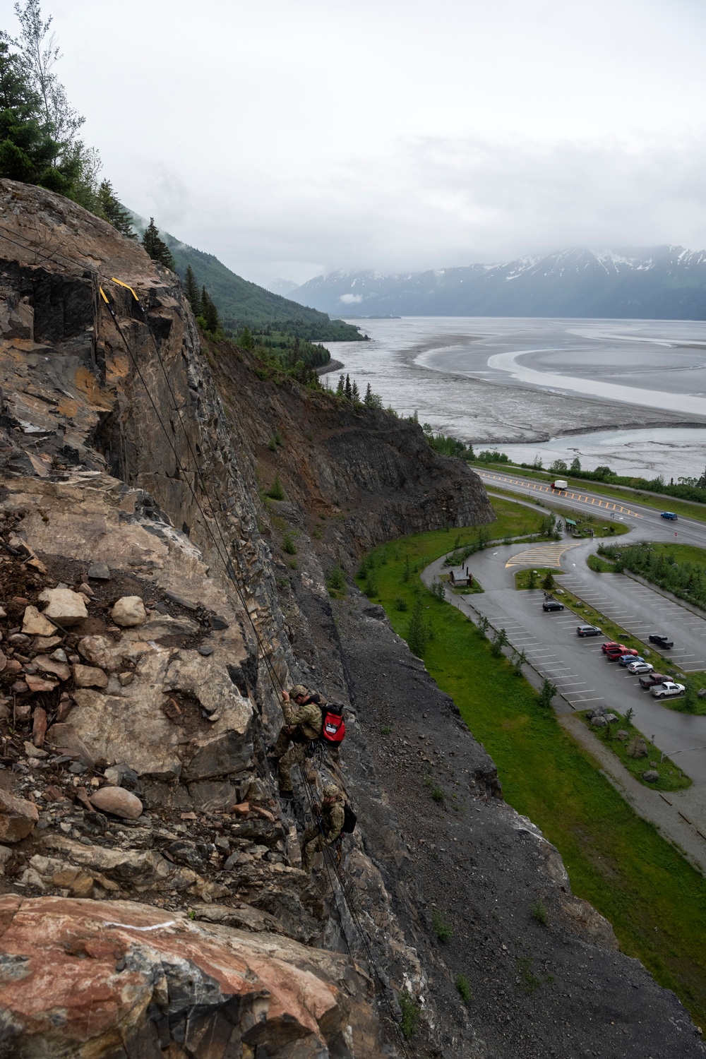 3rd ASOS special warfare Airmen hone mountaineering skills in Alaska