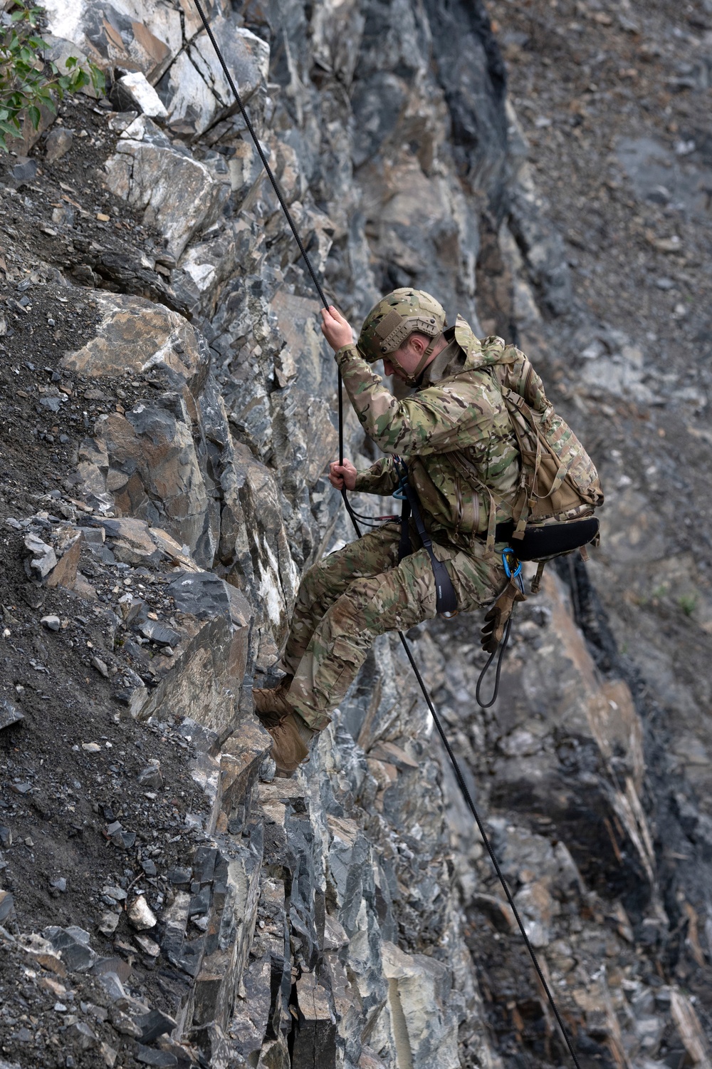3rd ASOS special warfare Airmen hone mountaineering skills in Alaska