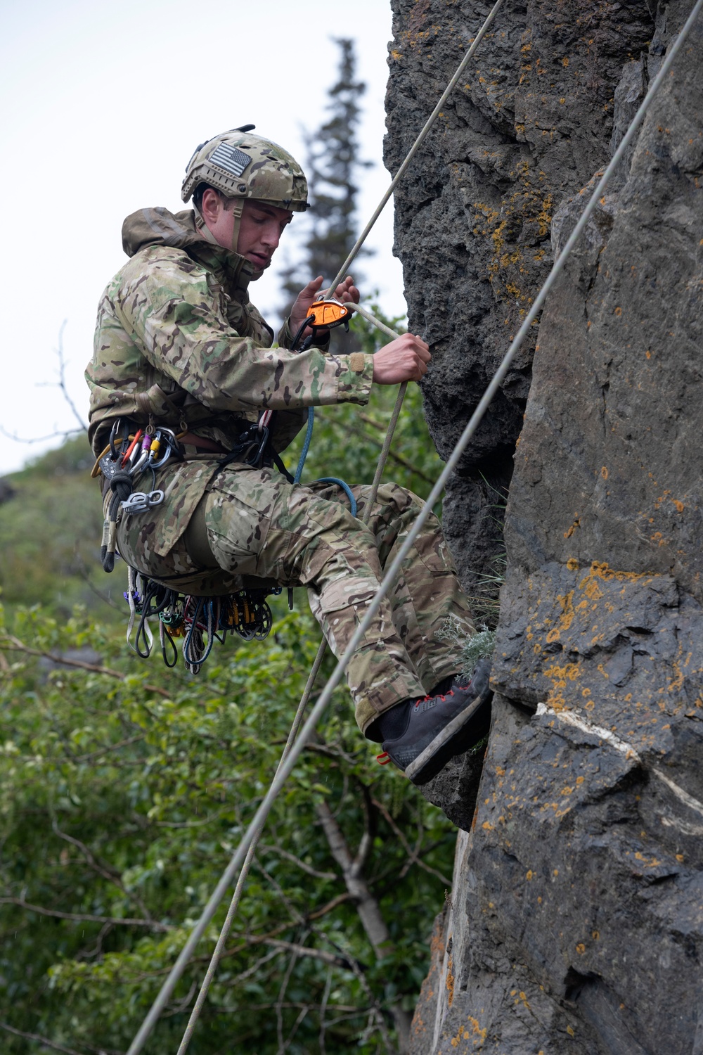 3rd ASOS special warfare Airmen hone mountaineering skills in Alaska