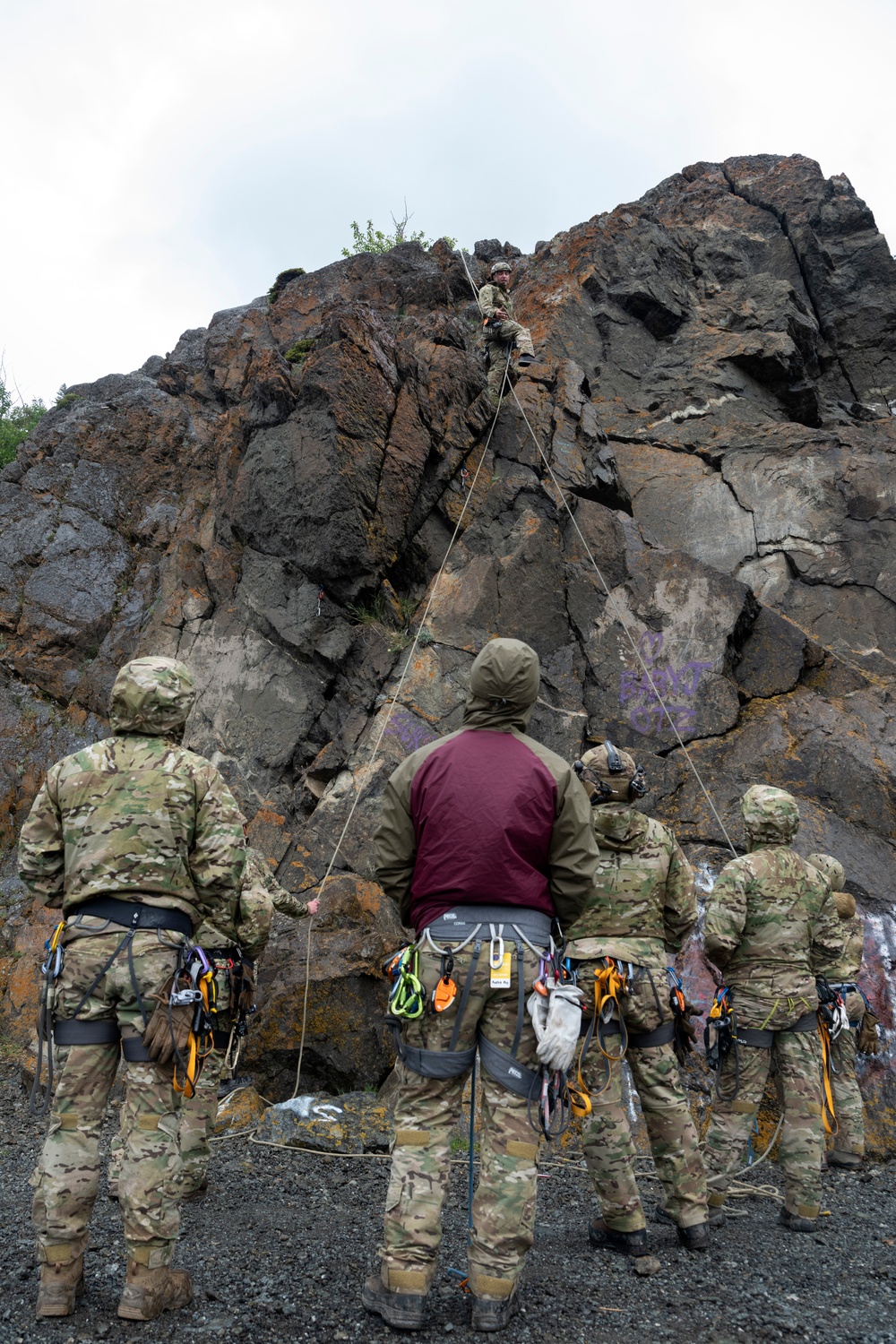 3rd ASOS special warfare Airmen hone mountaineering skills in Alaska