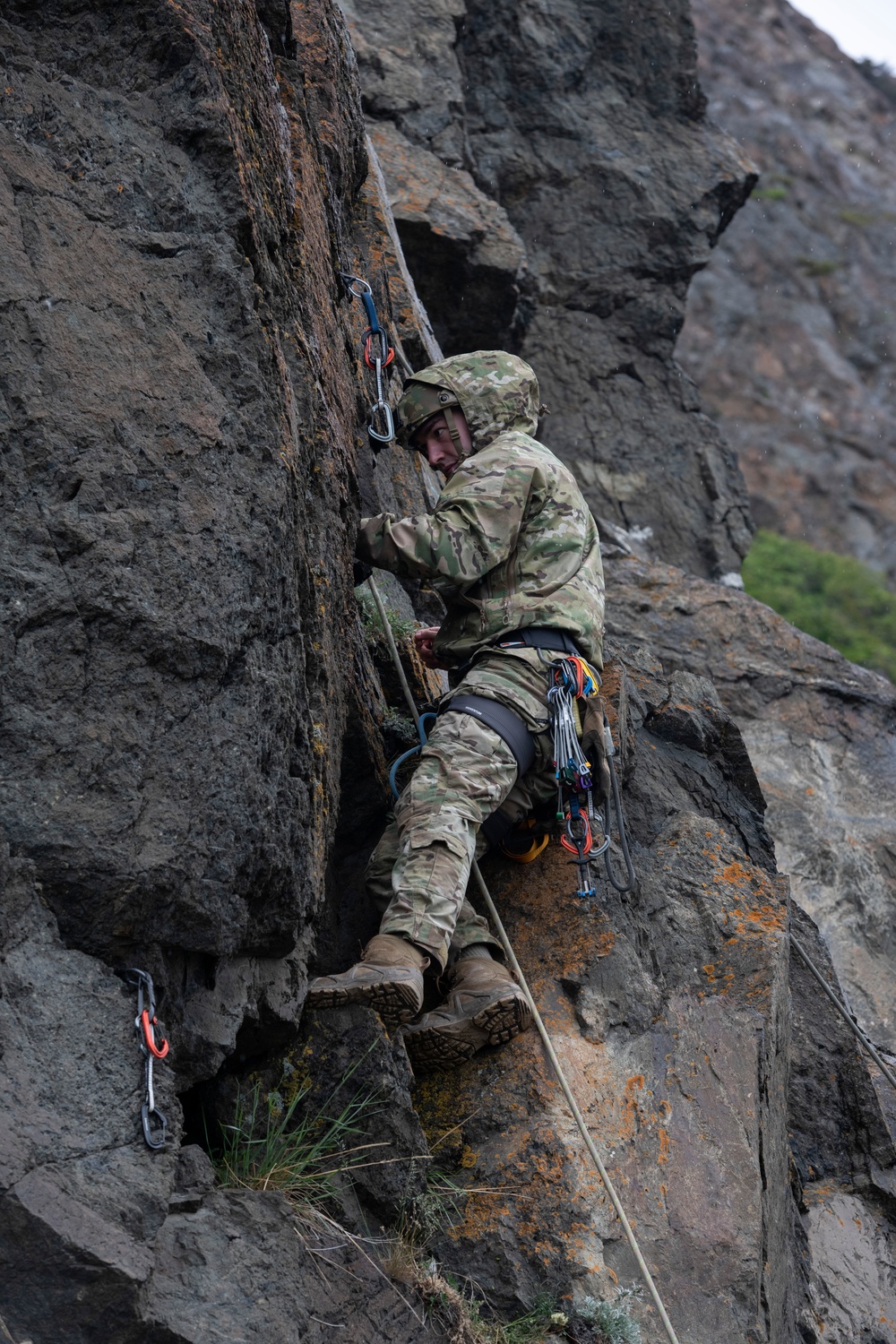 3rd ASOS special warfare Airmen hone mountaineering skills in Alaska