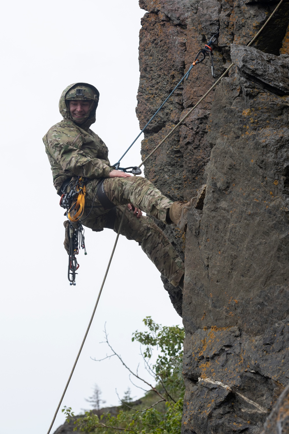 3rd ASOS special warfare Airmen hone mountaineering skills in Alaska