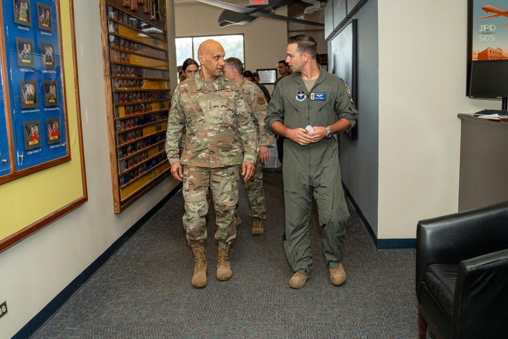 Lt. Gen. Robinson visits Randolph Air Force Base