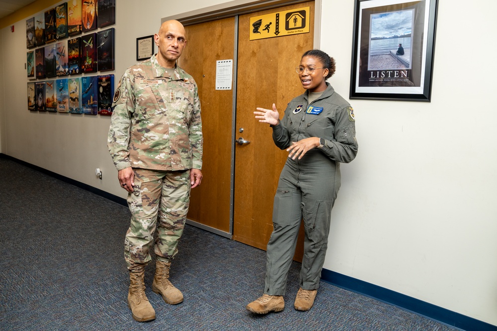 Lt. Gen. Robinson visits Randolph Air Force Base