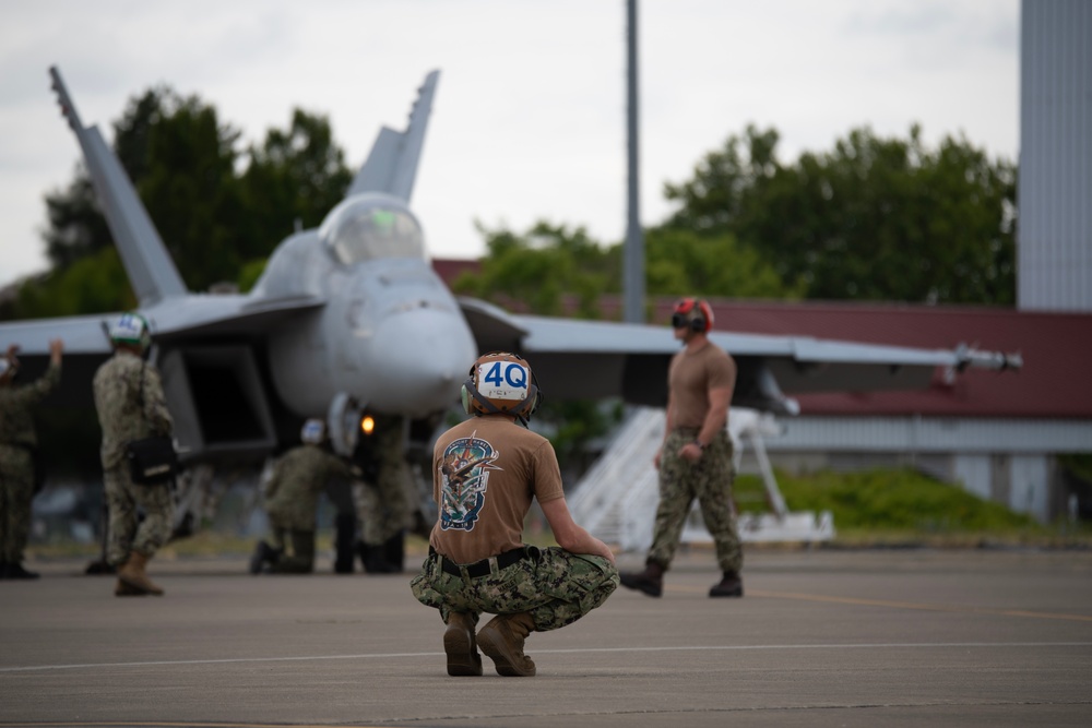 123rd FS conducts DACT with 194th FS and the U.S. Navy's VFA-136