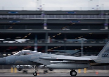 123rd FS conducts DACT with 194th FS and the U.S. Navy's VFA-136