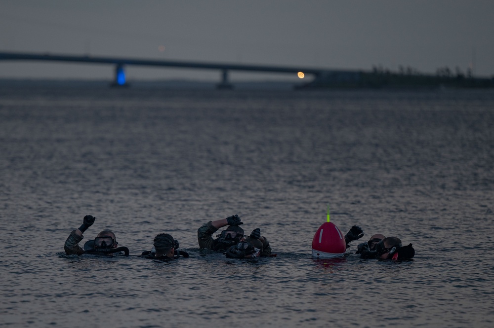 Dive Students Practice Covert Infiltration