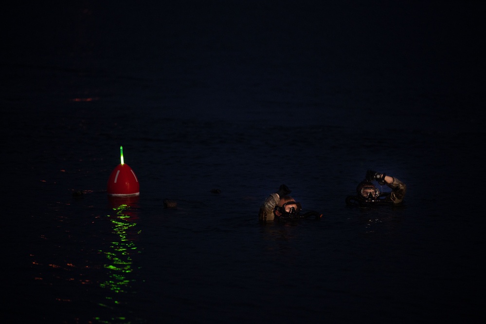 Dive Students Practice Covert Infiltration