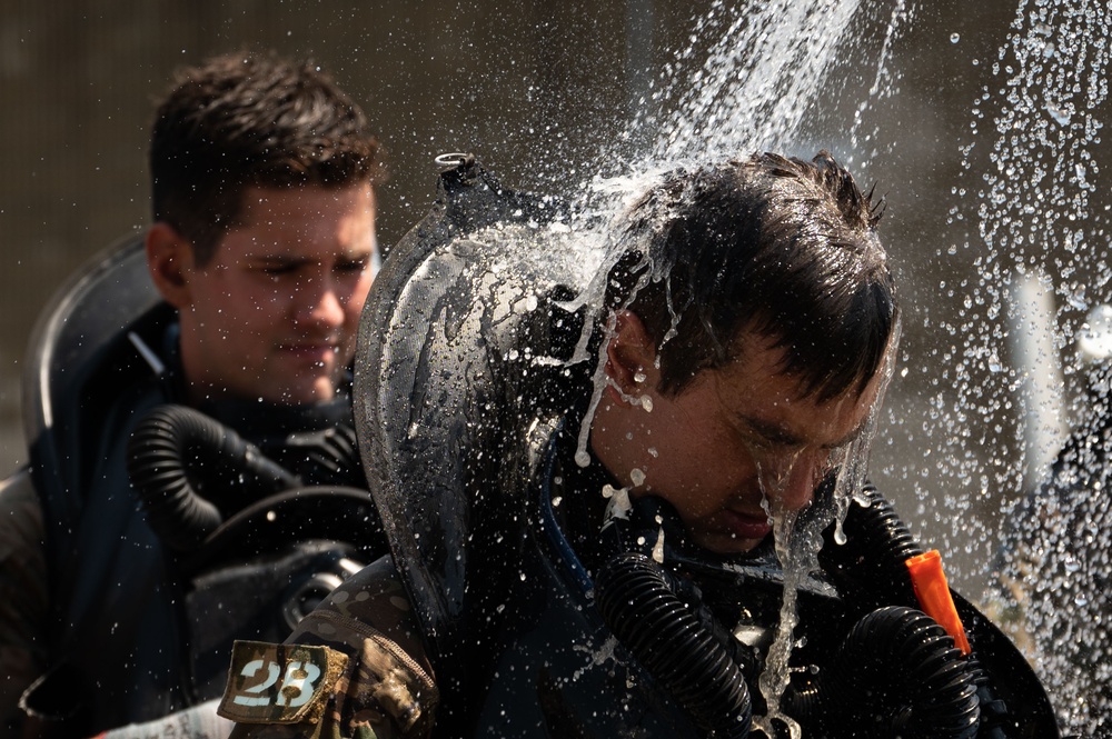 Dive Students Clean Equipment