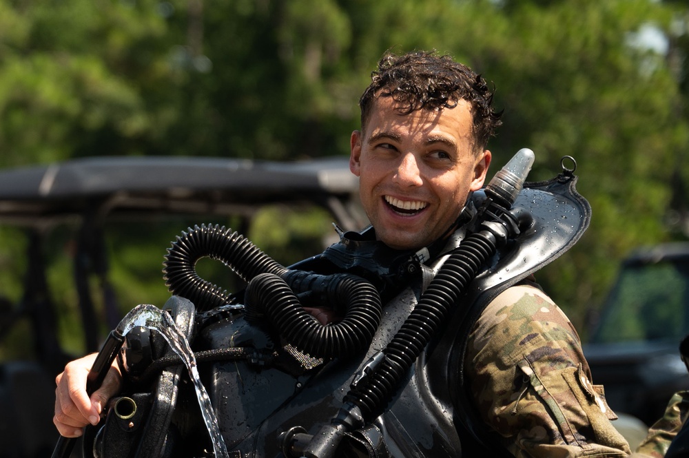 Dive Students Clean Equipment