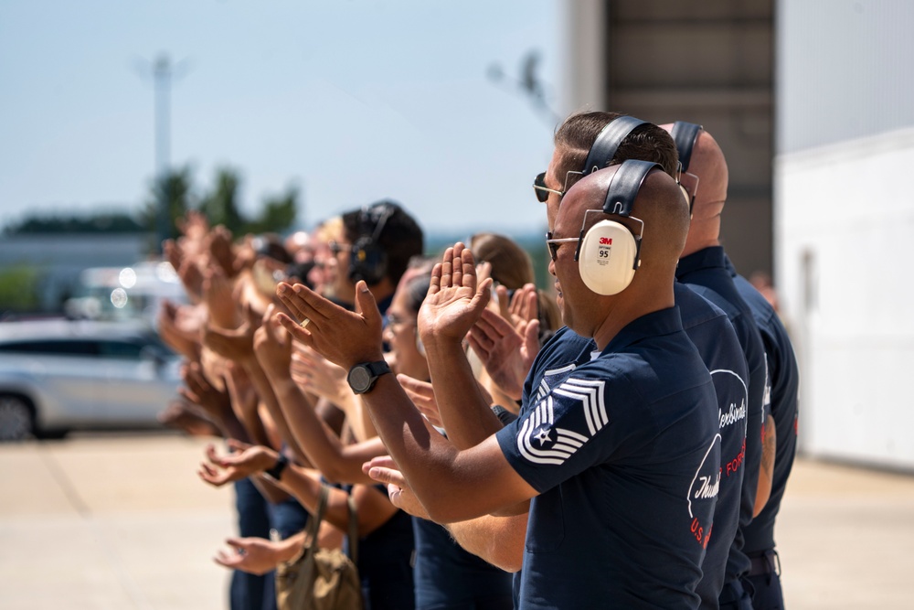 Thunderbirds perform at National Cherry Festival