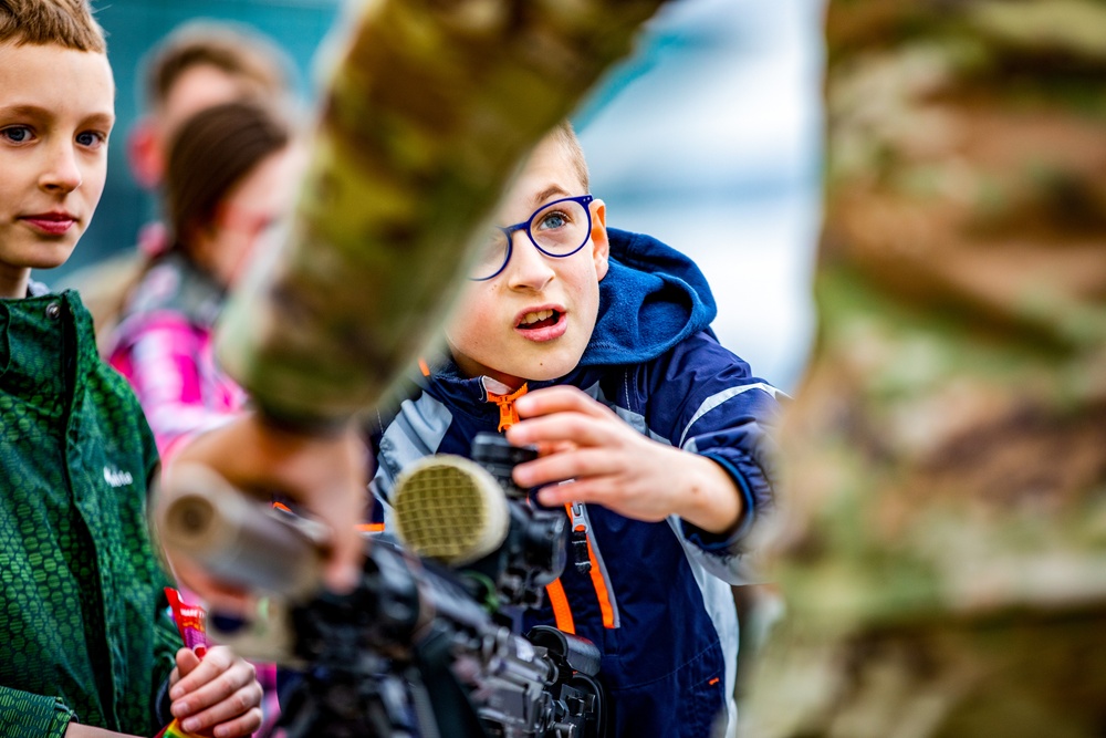 Paratroopers Spend Afternoon with Orphans