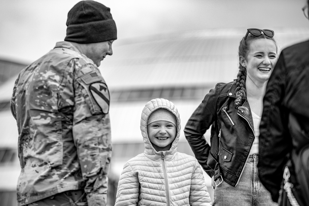 Paratroopers Spend Afternoon with Orphans