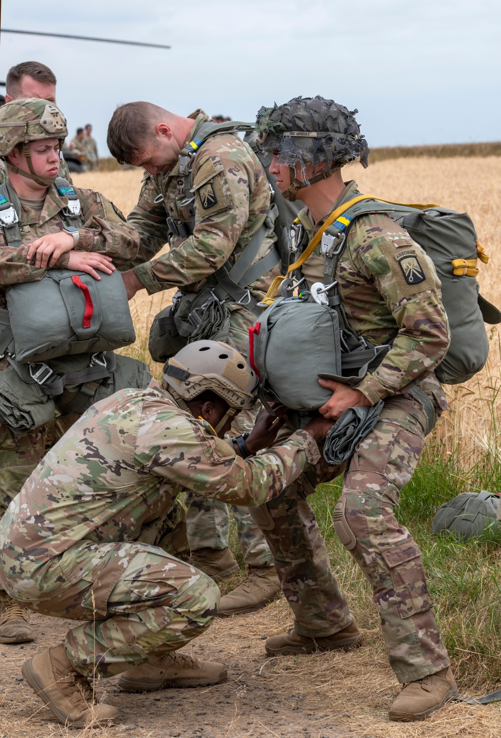 5th Quartermaster Theater Aerial Delivery Company conducts a CH-47 Chinook Airborne Operation