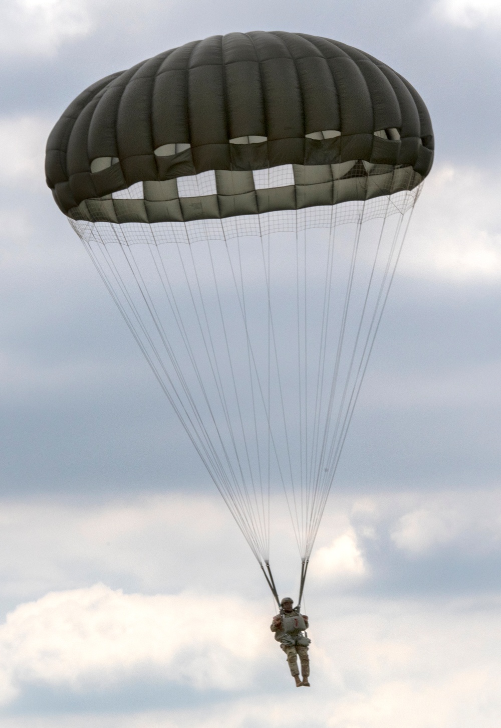 5th Quartermaster Theater Aerial Delivery Company conducts a CH-47 Chinook Airborne Operation