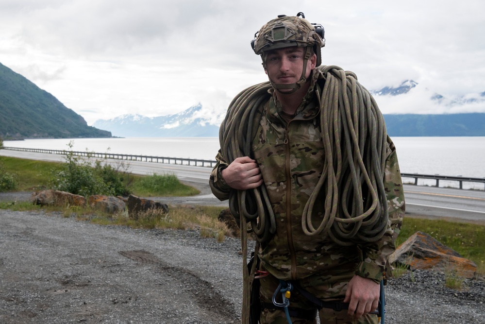 3rd ASOS special warfare Airmen test mountaineering skills in Alaska