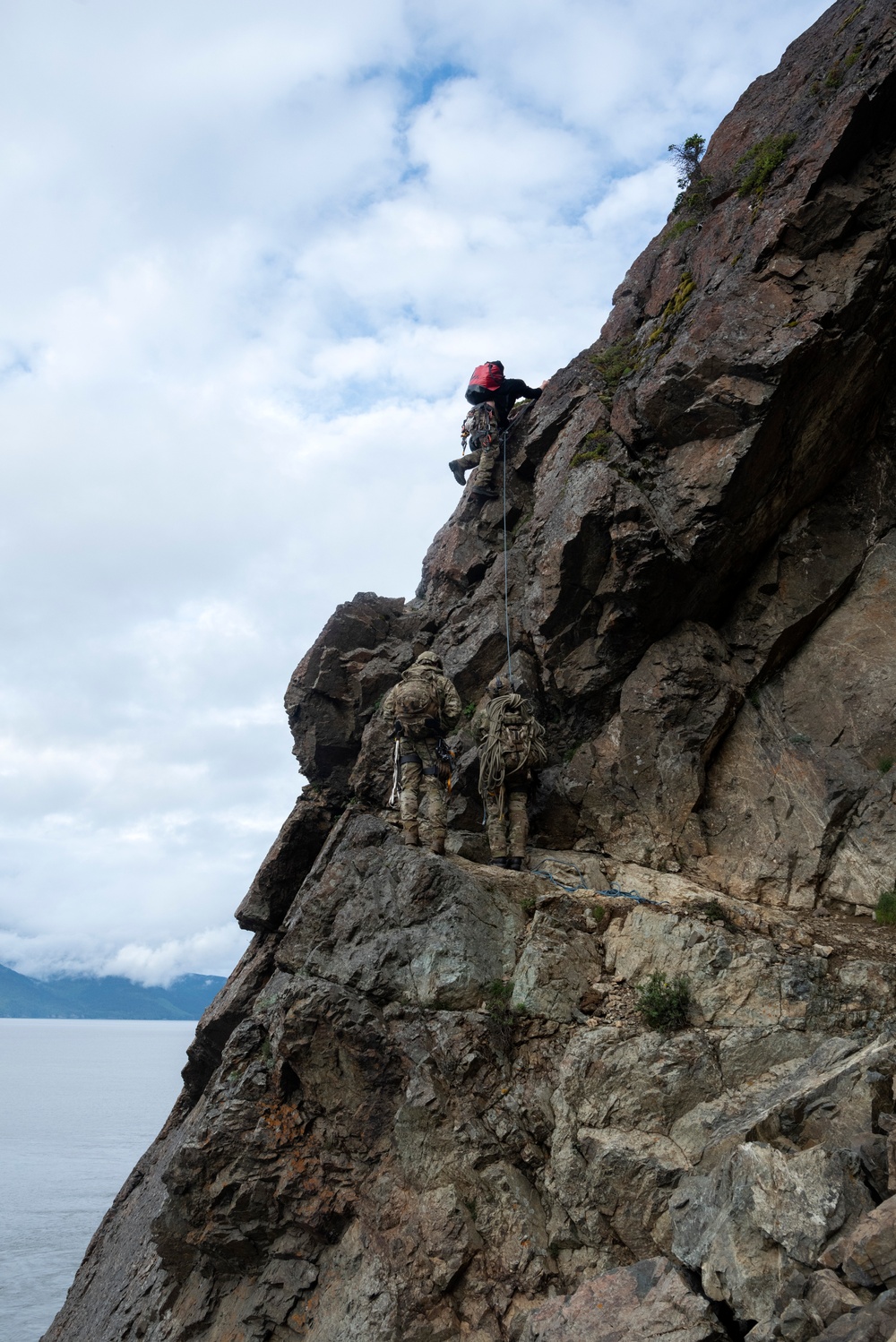 3rd ASOS special warfare Airmen test mountaineering skills in Alaska