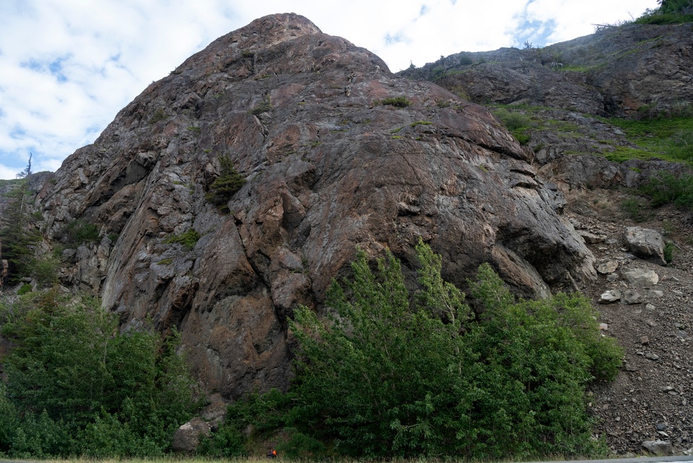 3rd ASOS special warfare Airmen test mountaineering skills in Alaska