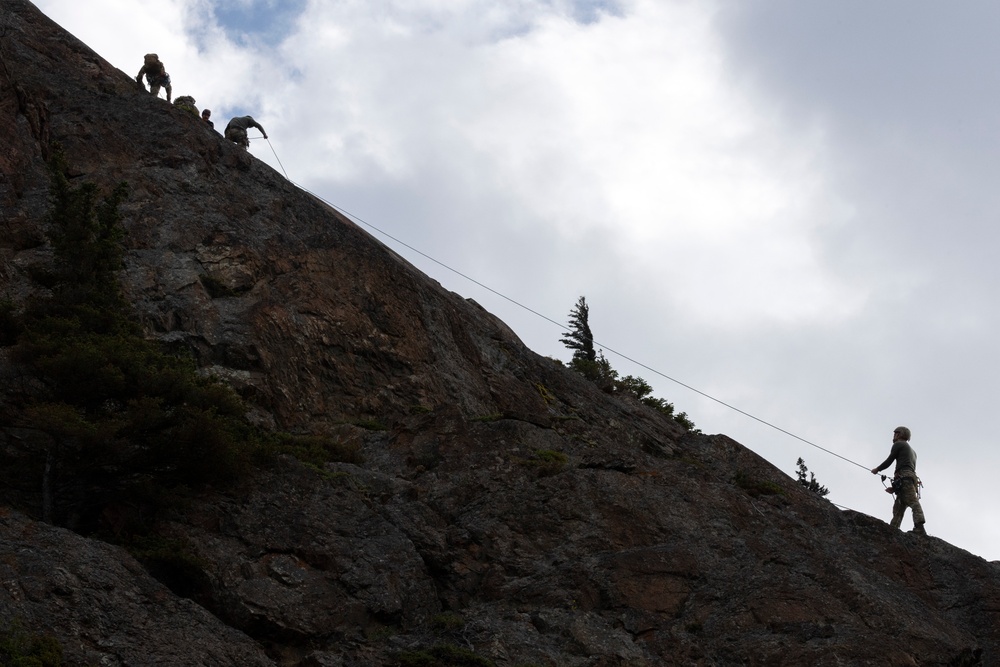 3rd ASOS special warfare Airmen test mountaineering skills in Alaska
