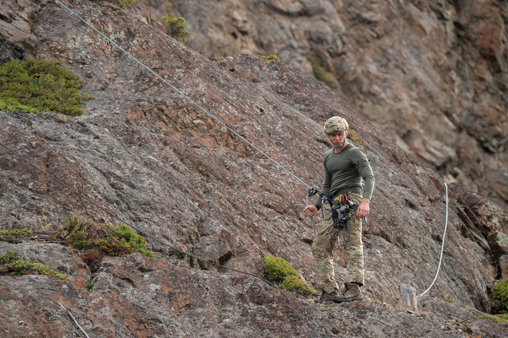 3rd ASOS special warfare Airmen test mountaineering skills in Alaska