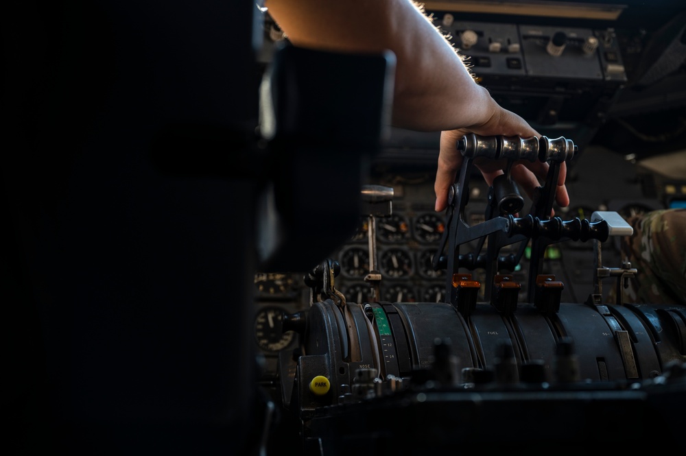 USAF, Israeli Defense Forces conduct in-flight refueling operations together