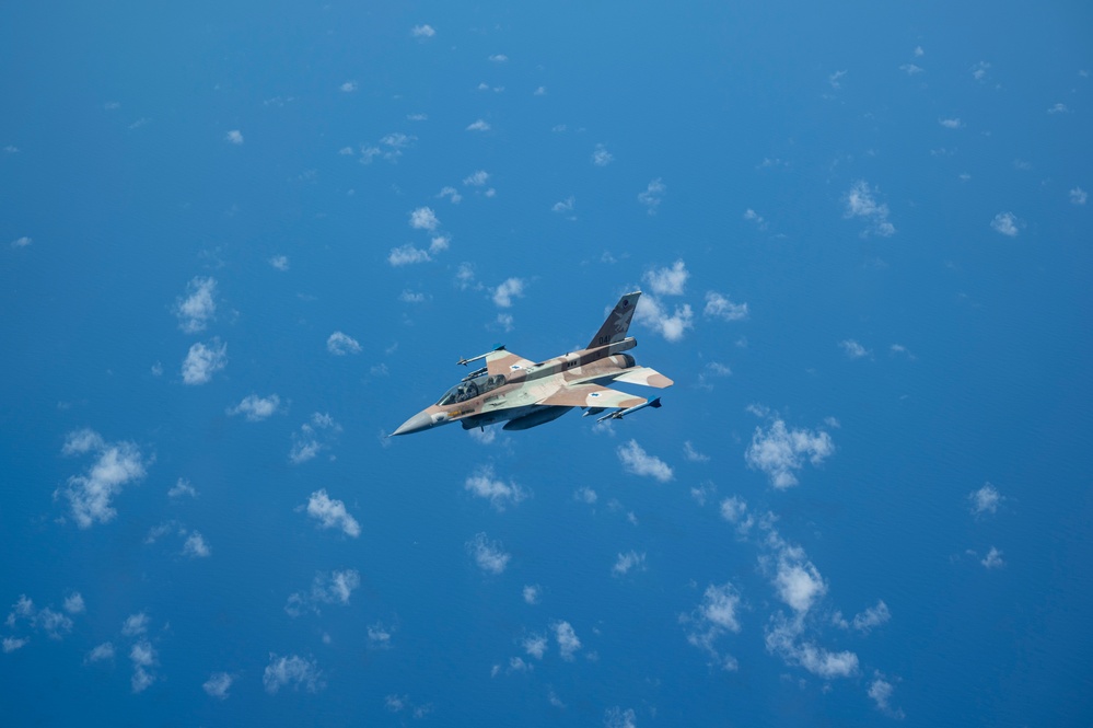 USAF, Israeli Defense Forces conduct in-flight refueling operations together