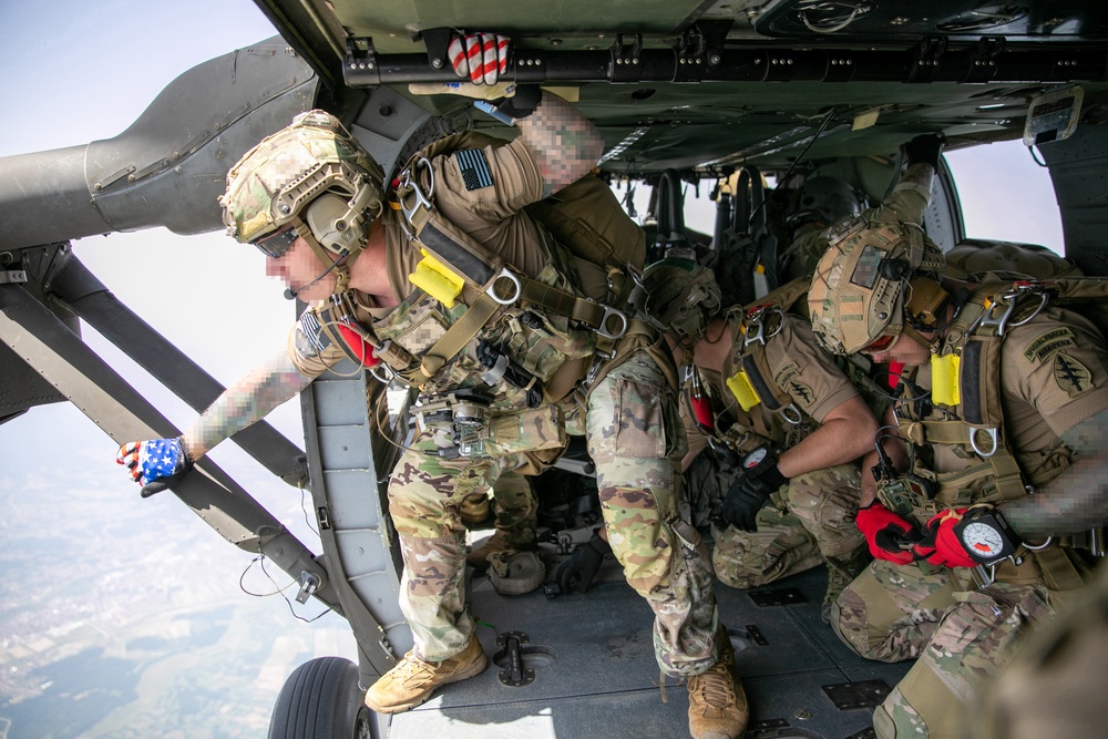 DVIDS - Images - 10th Special Forces Group Military Free-Fall in