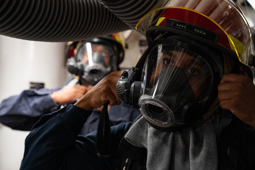 USS Bulkeley (DDG 84) Shipboard Firefighting Drill