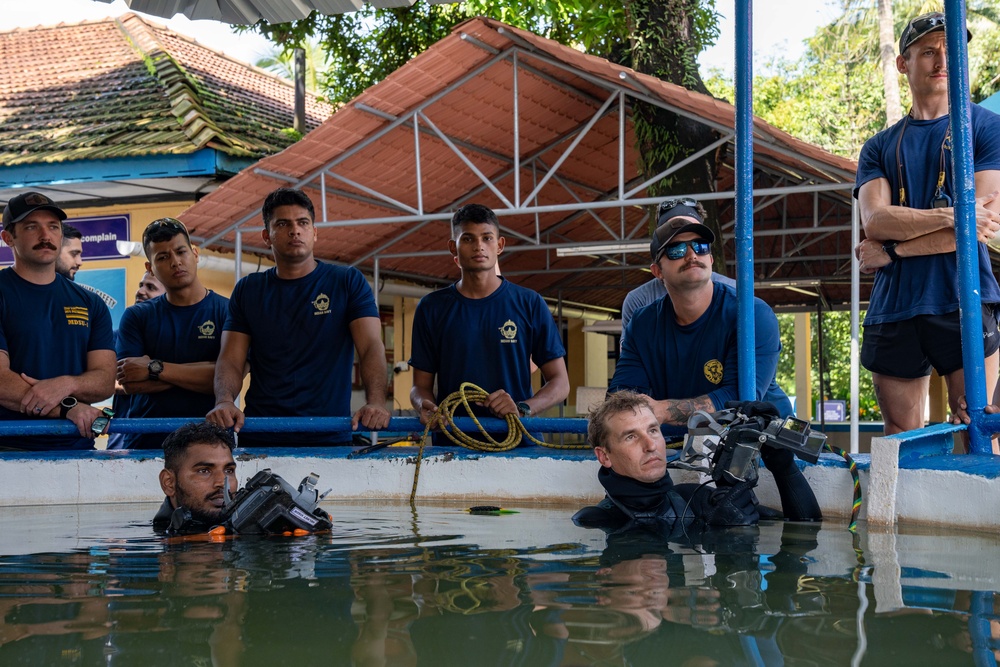 MDSU, Indian Navy Participate In SALVEX