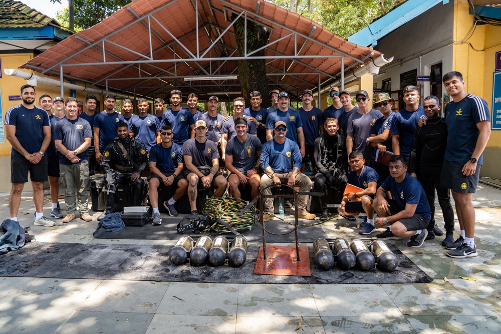 MDSU, Indian Navy Participate In SALVEX